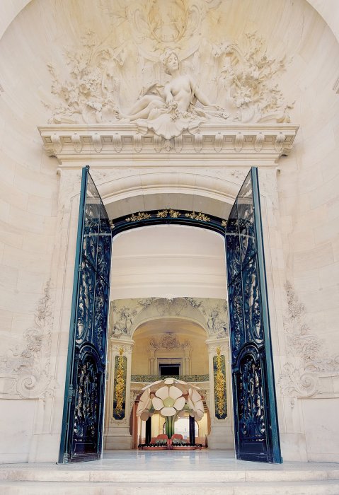 Le Grand Bouquet inside the Rotonde d’Antin